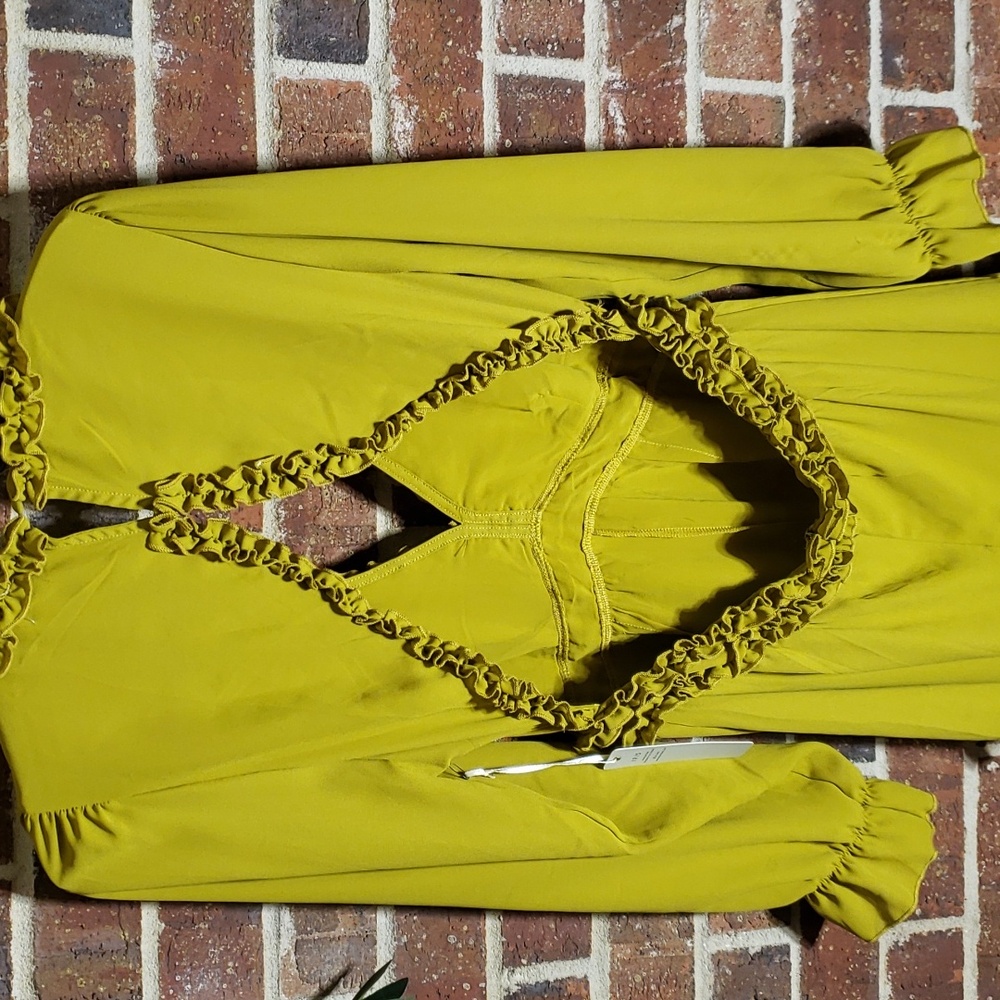 Iris Basic Romper - Picture 6 of 7